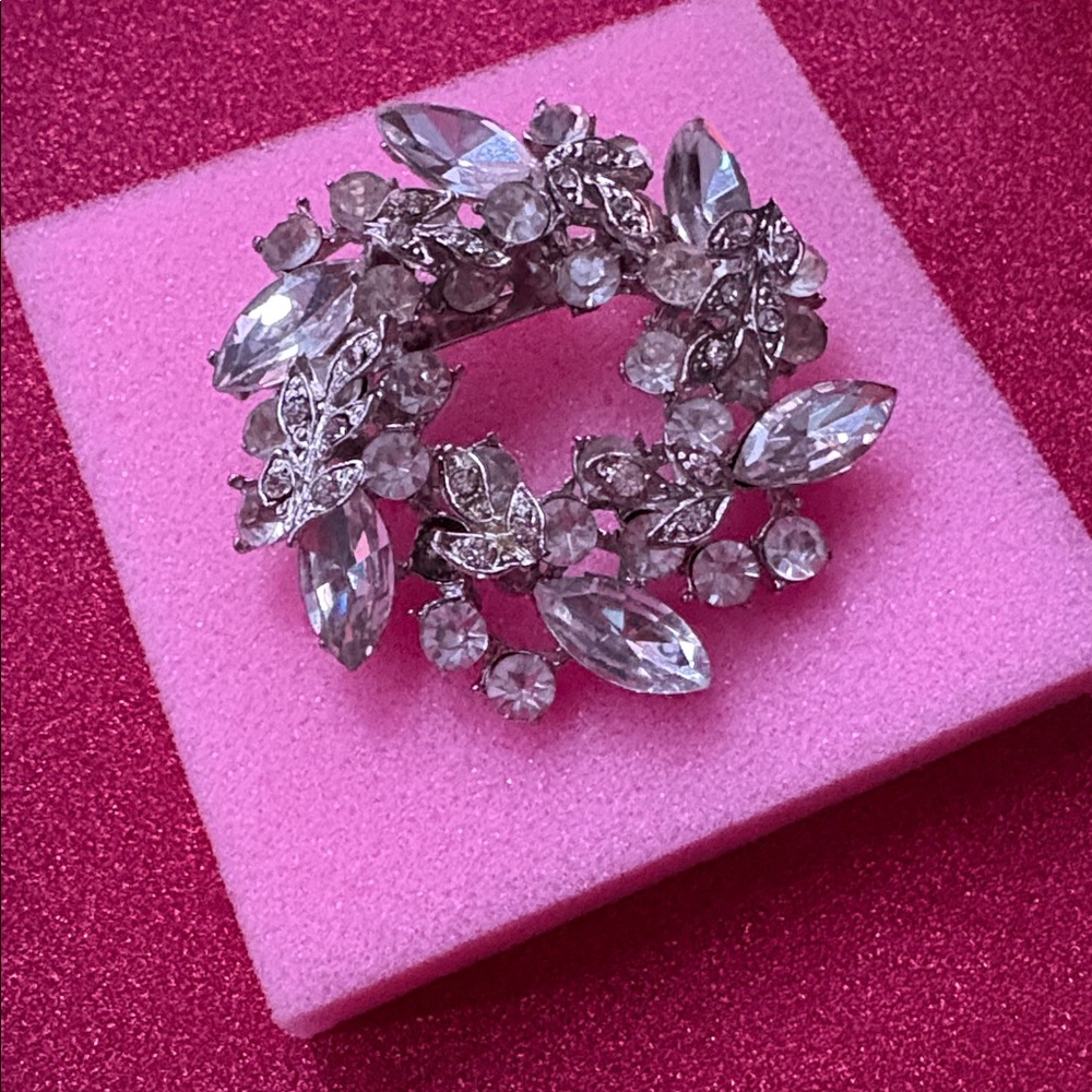 Vintage Brooch - Picture 2 of 4